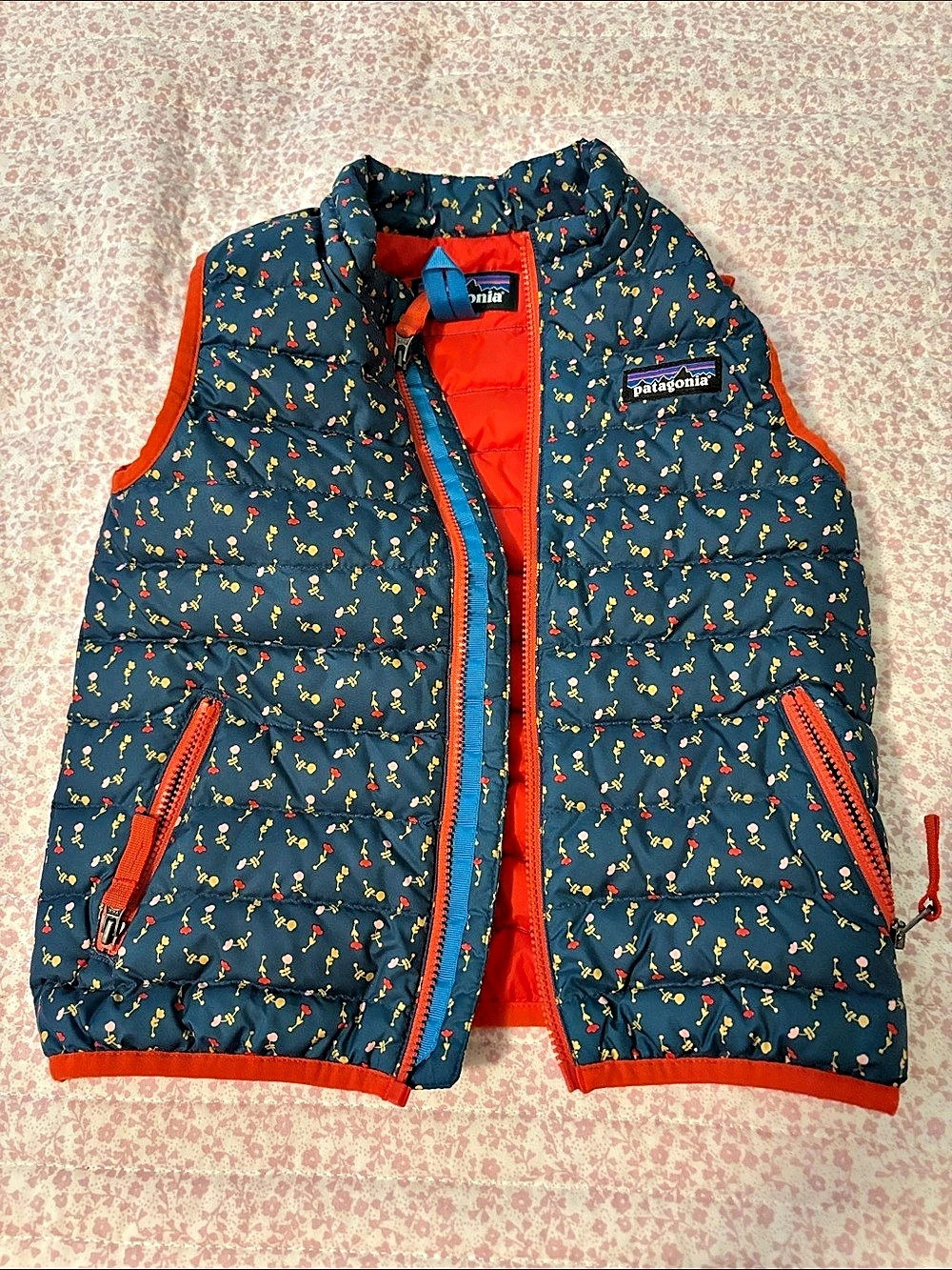 Patagonia Down Sweater Vest Floral Quilted Vest in Blue & Red